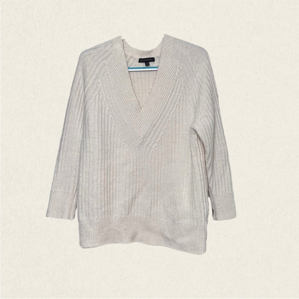 Banana Republic V-Neck Textured Pullover Wool/Alpaca Blend Sweater.